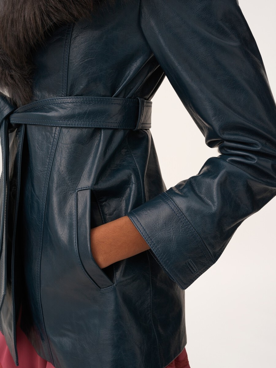 Short coat in leather - 7