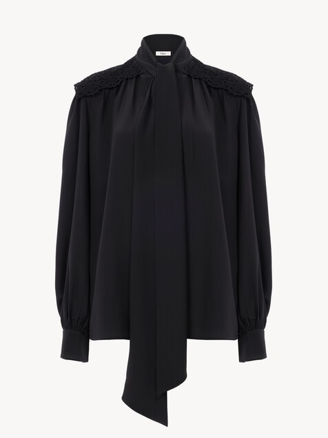 Blusa con pa&ntilde;uelo anudado fruncida de crep&eacute; de seda china con encaje