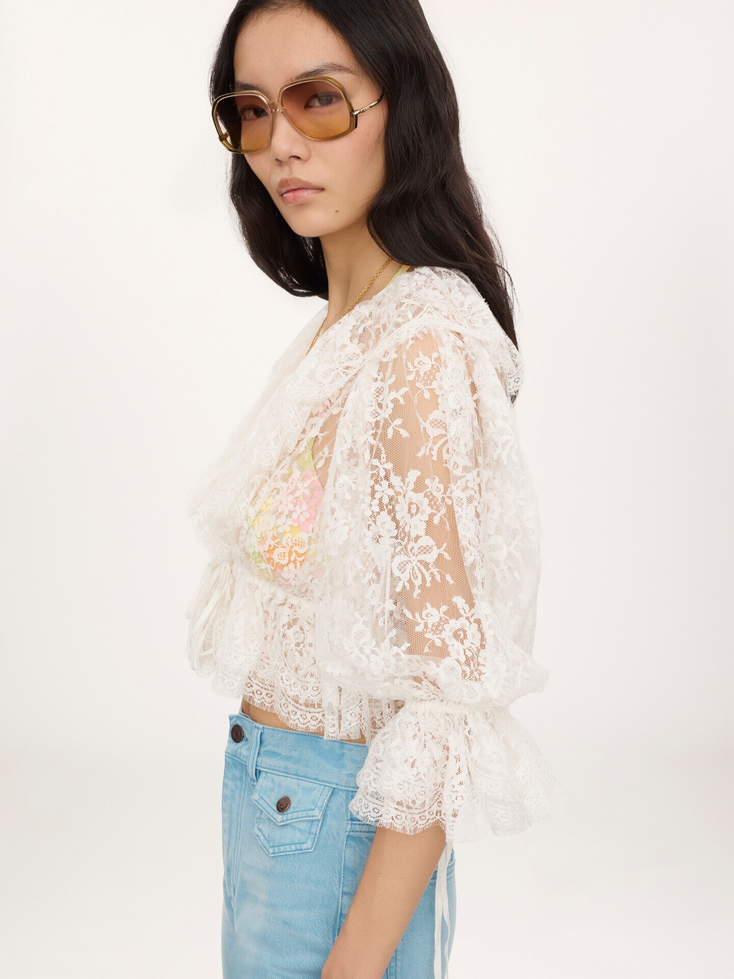 Cropped V-neck ruffle top in lace - 7