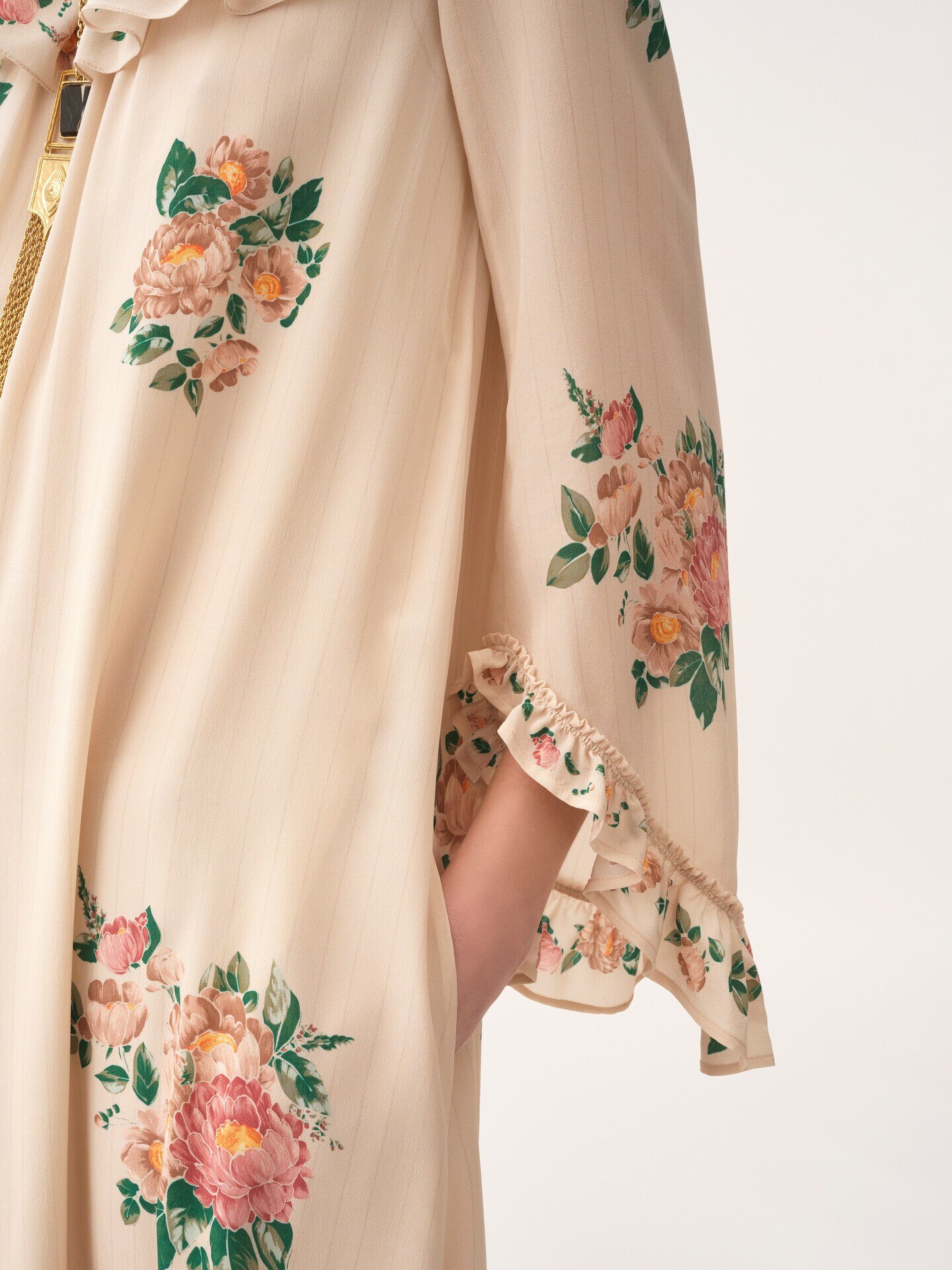 Square-neck ruffled long dress in cr&ecirc;pe de chine - 8