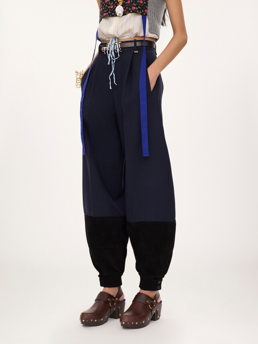 High-rise barrel pants in wool cr&ecirc;pe & suede leather - 4