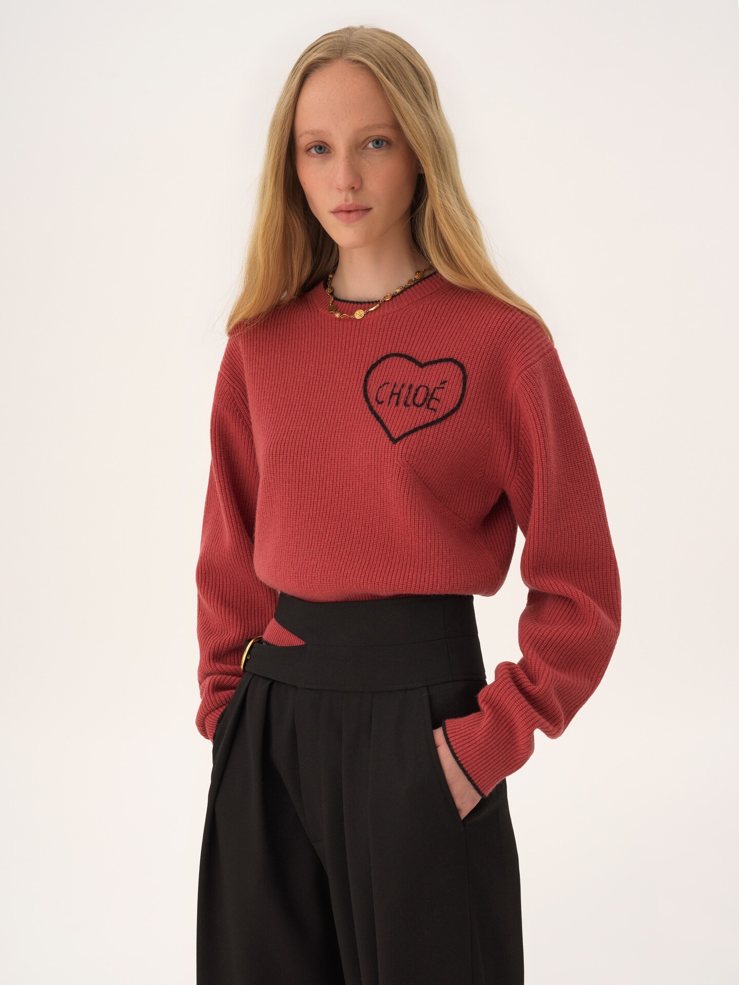 Cropped fitted logo jumper in a wool knit - 4