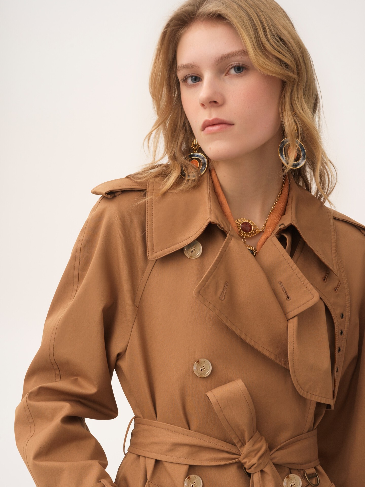Long trench coat in cotton gabardine - 6