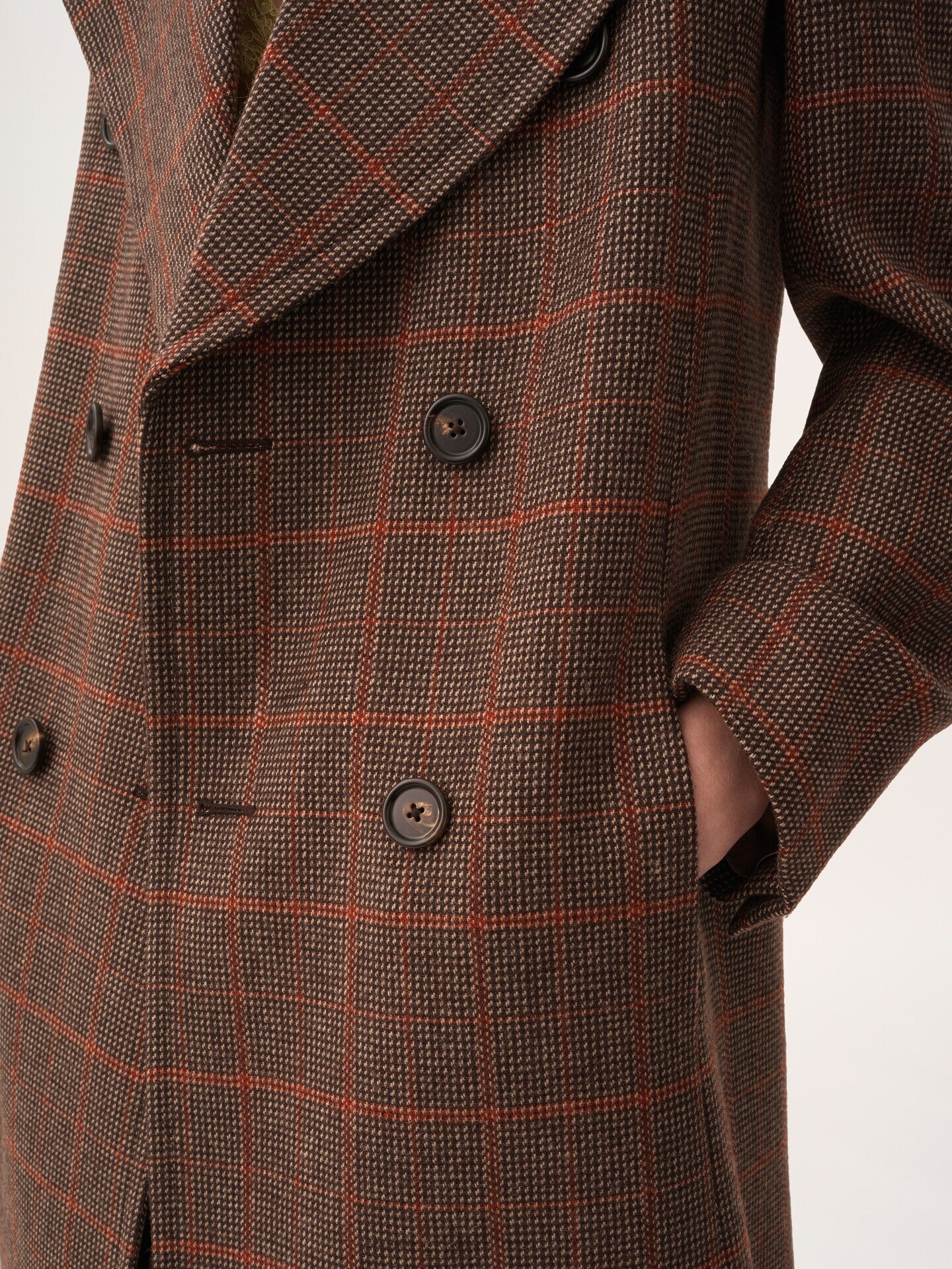 Long double-breasted coat in check wool - 7