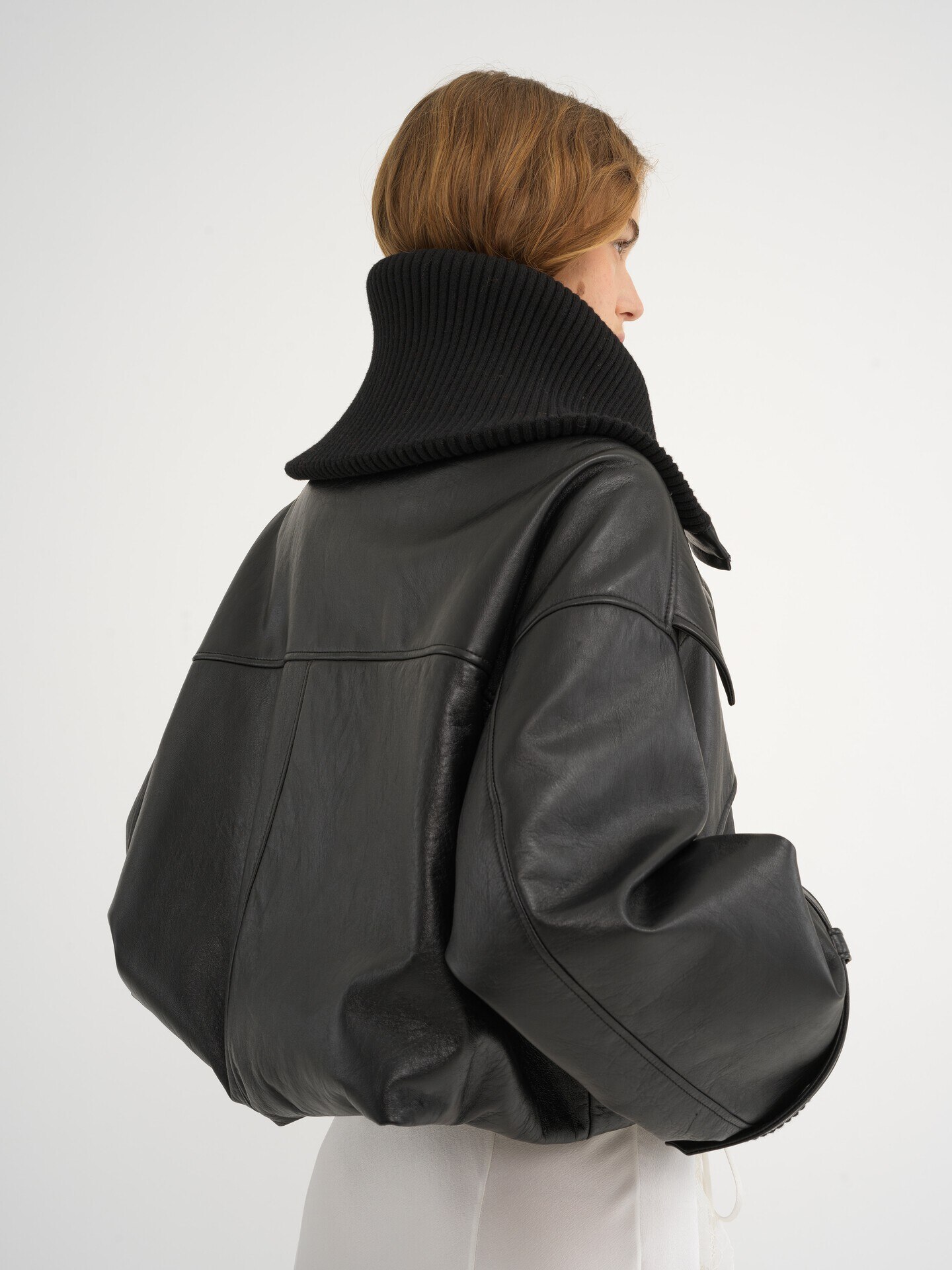 Short bomber jacket in soft leather - 5