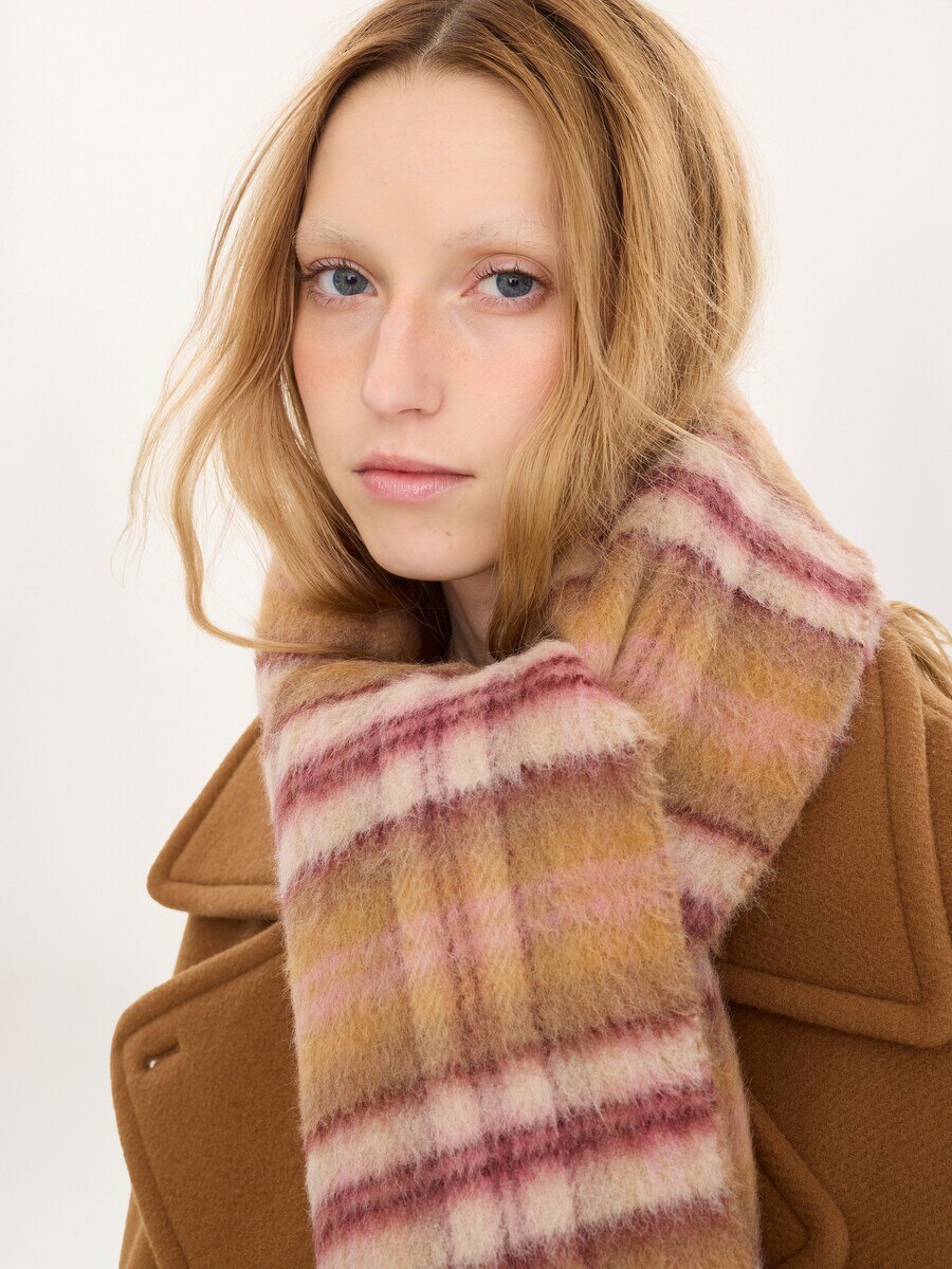 The Chlo&eacute; Covering scarf in alpaca wool - 5
