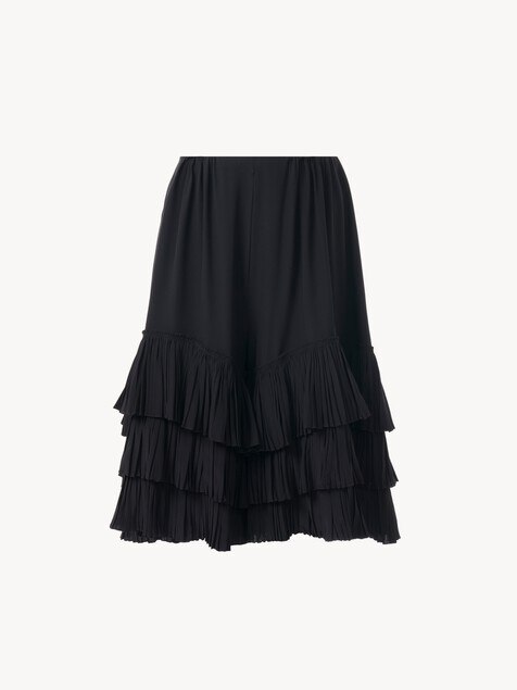 Ruffled tiered shorts in cr&ecirc;pe de chine