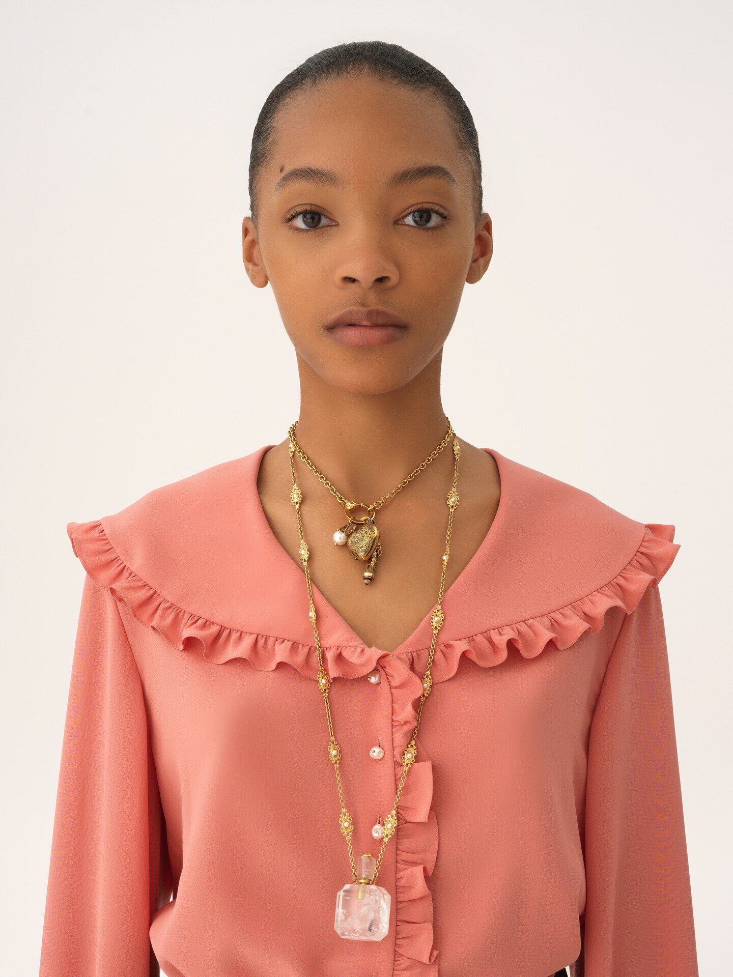 Blusa fluida con volantes de crep&eacute; de seda china - 7