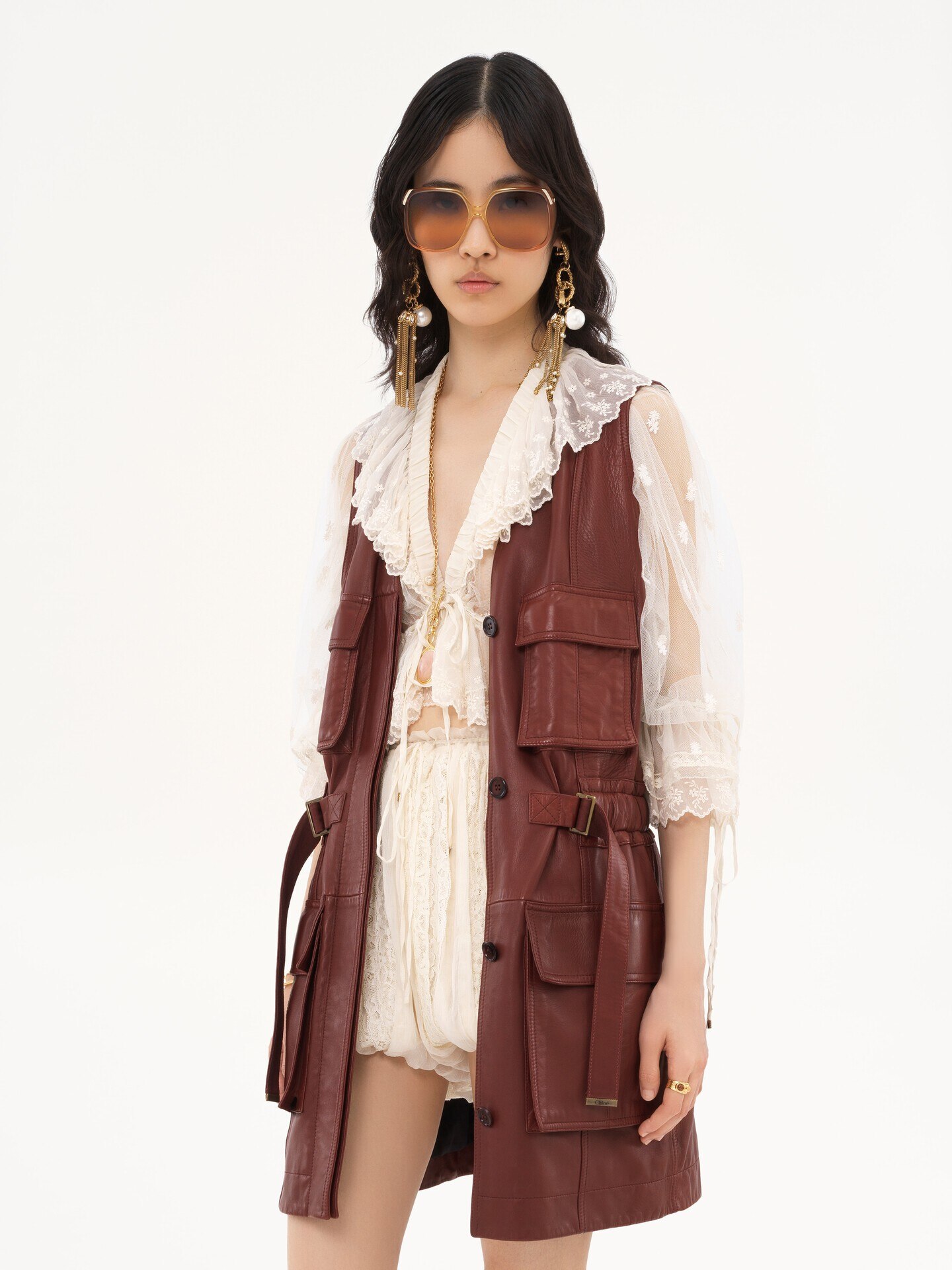 Utilitarian vest in leather - 6