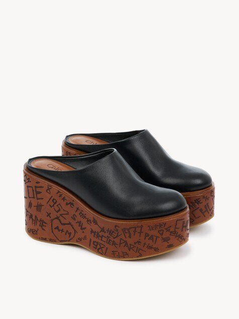 Maxime wedge mule
