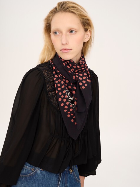 Pa&ntilde;uelo cuadrado Chlo&eacute; Spotted de seda