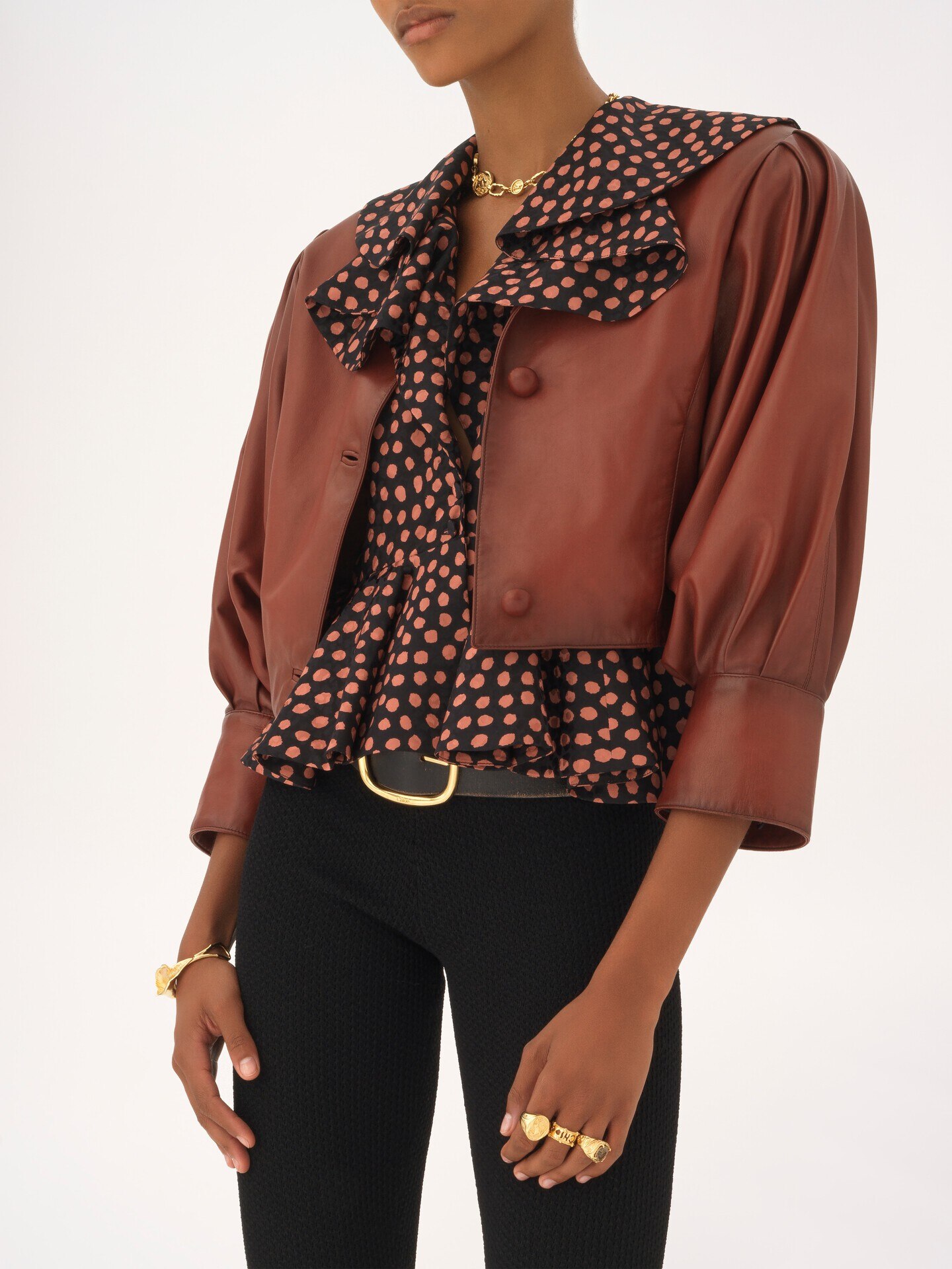 Cropped collarless jacket in leather - 7