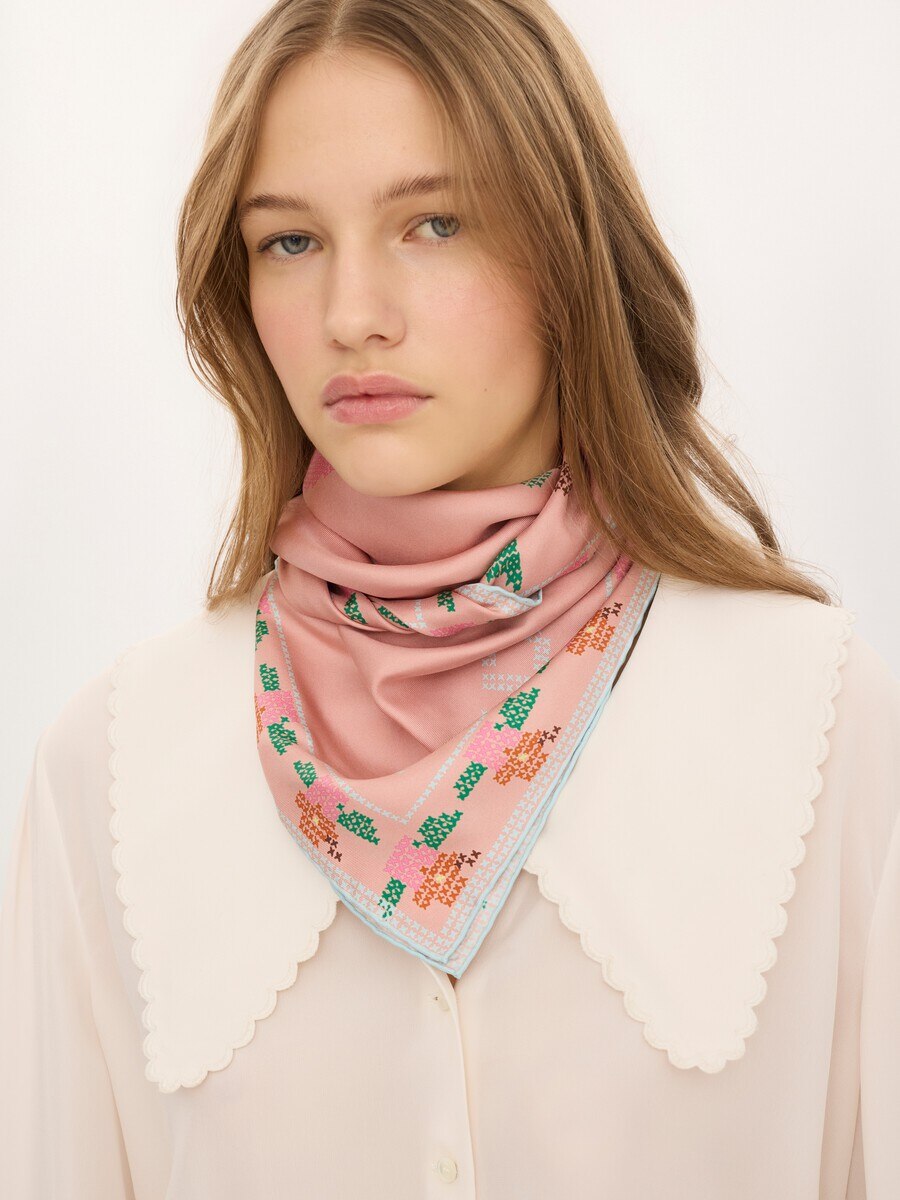 The Chlo&eacute; Parrot square scarf in silk twill - 3