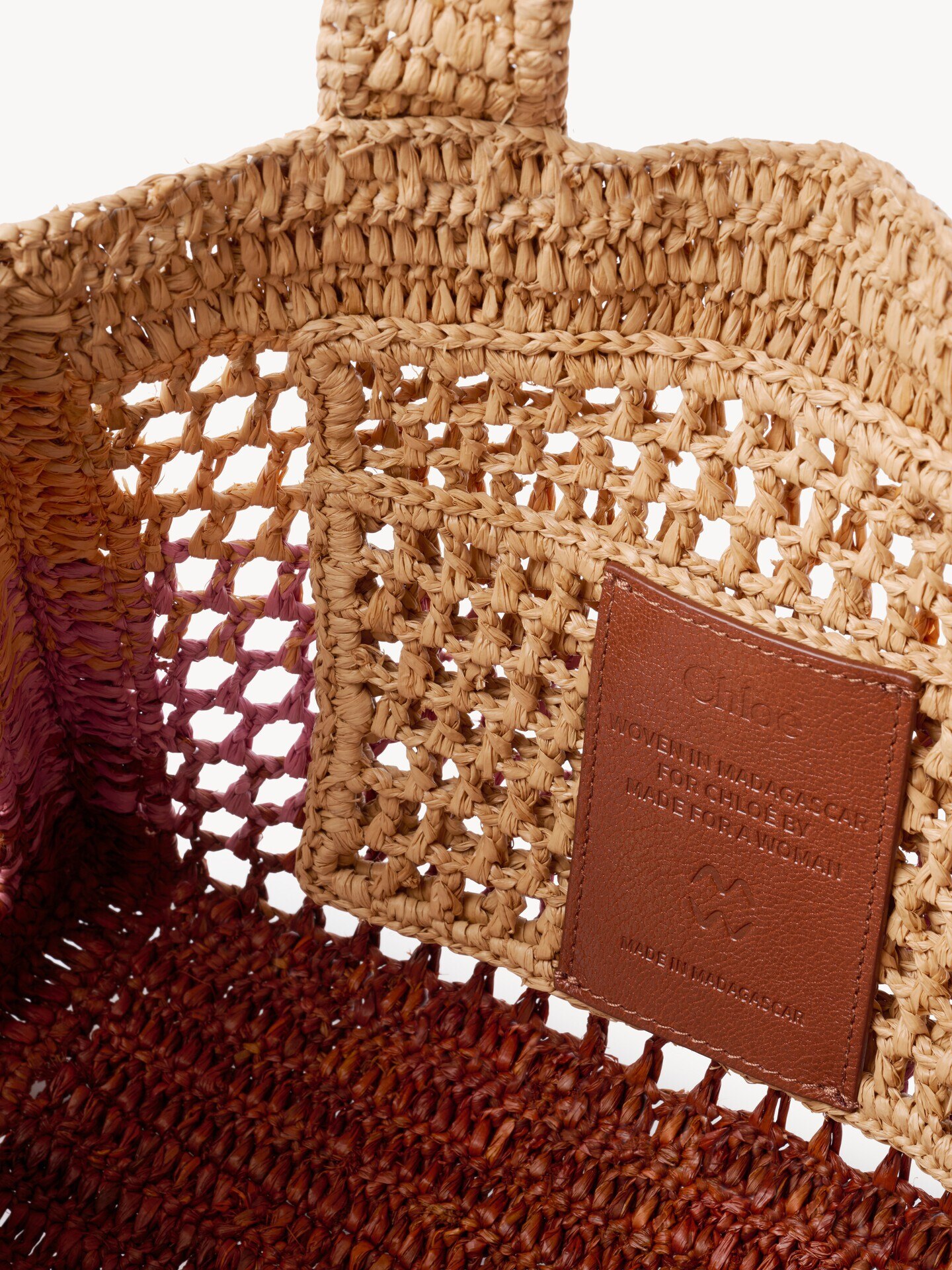 Bolso tote Summer Banana East-West peque&ntilde;o con correa de rafia - 6