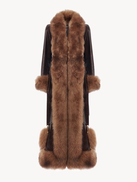 Long column coat in leather