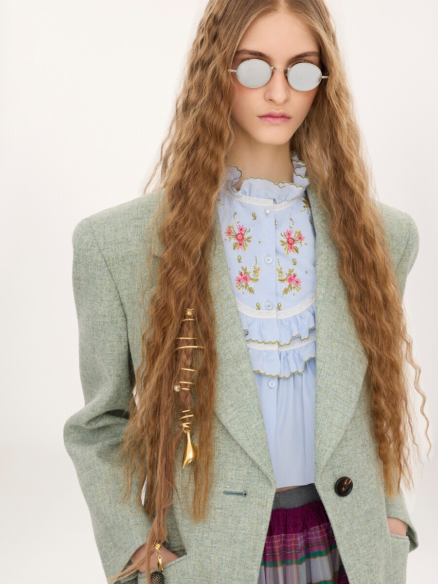 Single-breasted tailored jacket in chin&eacute; wool - 10