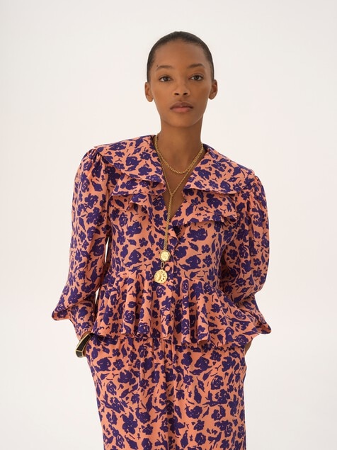 V-neck ruffled top in cr&ecirc;pe de chine