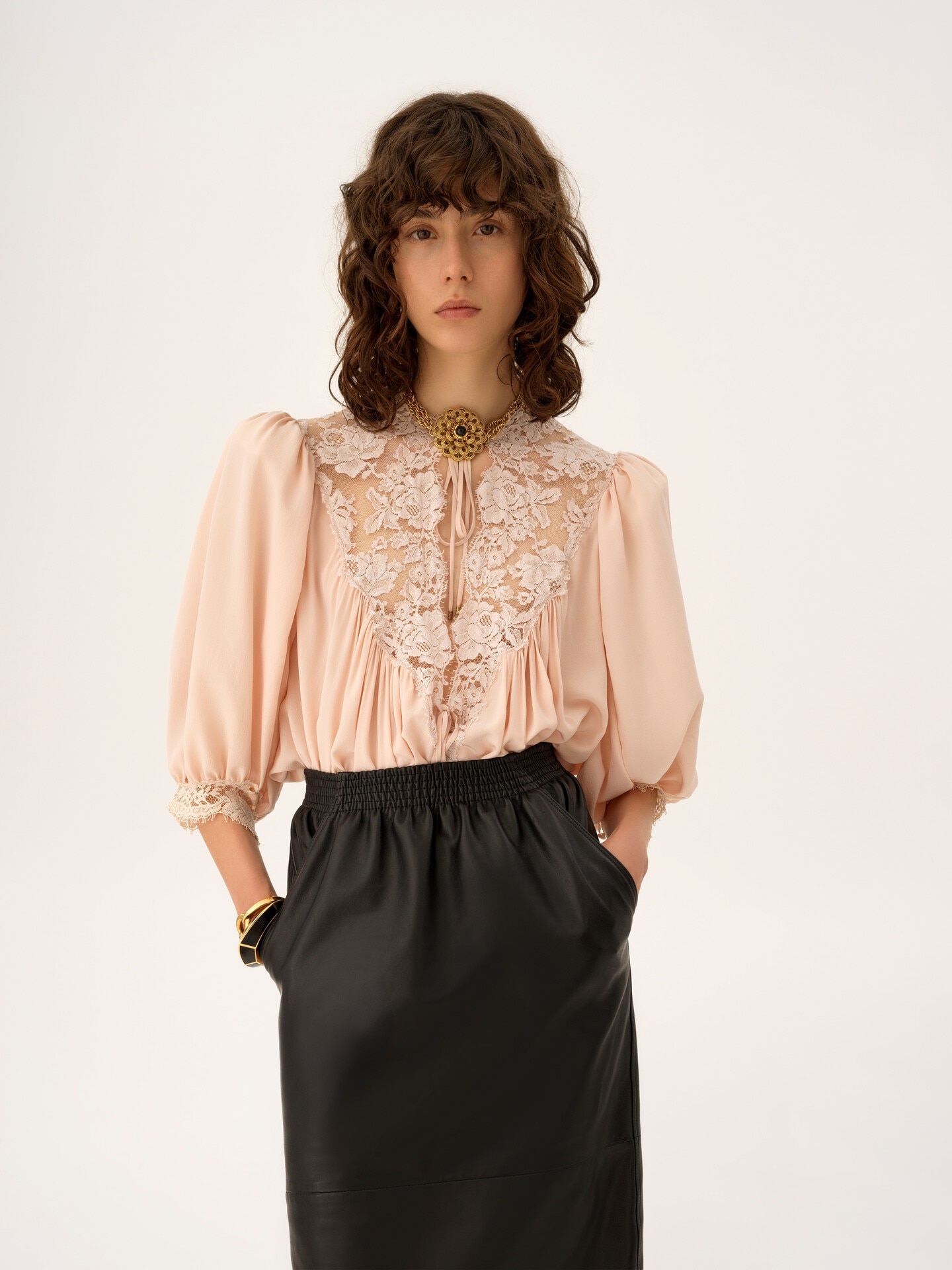 Fluid puff-sleeve top in crêpe de chine & lace - 4