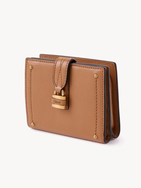 Paddington square wallet in grained leather