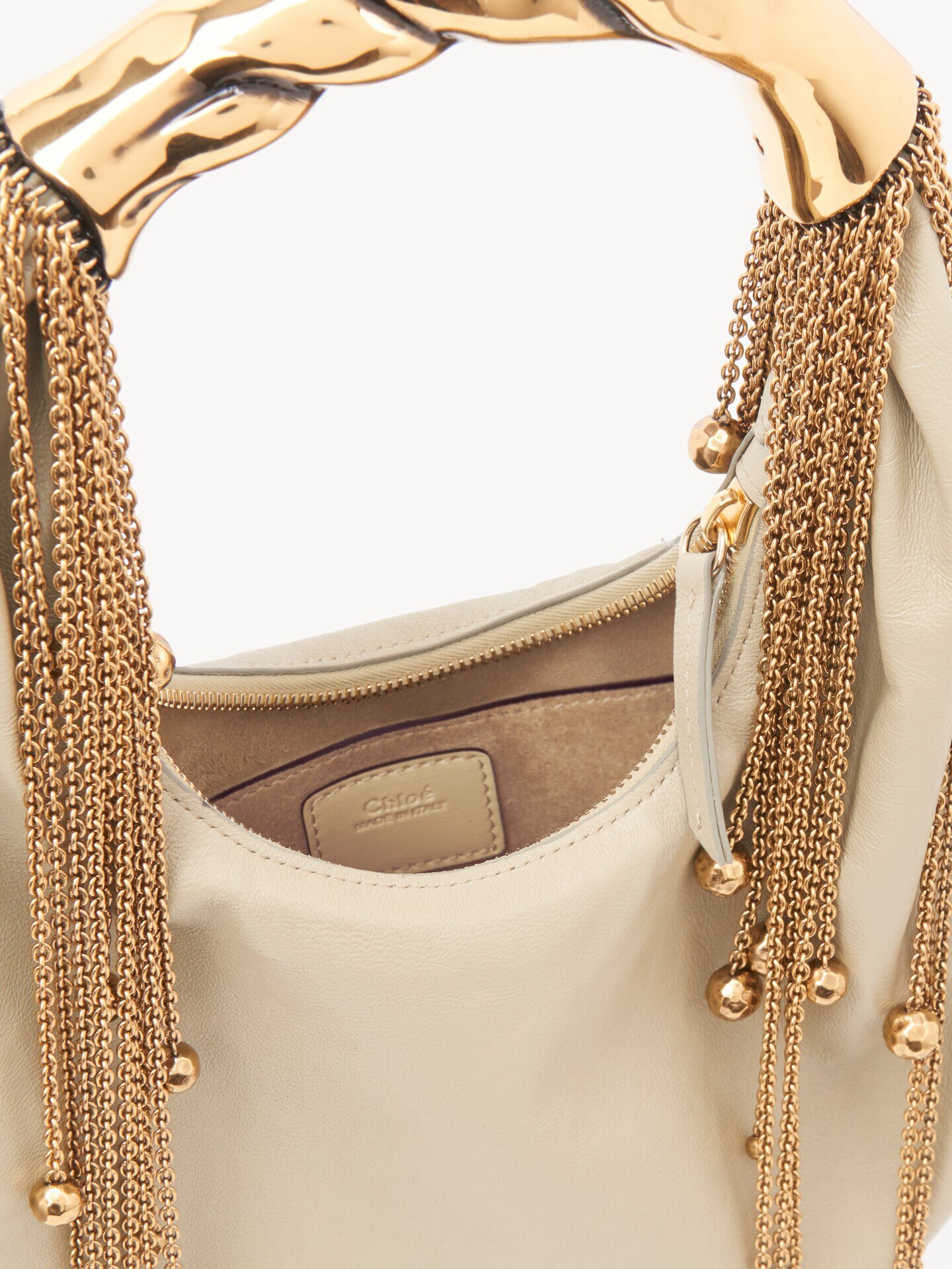 Bolso hobo Twisted Shell de cuero brillante  - 6