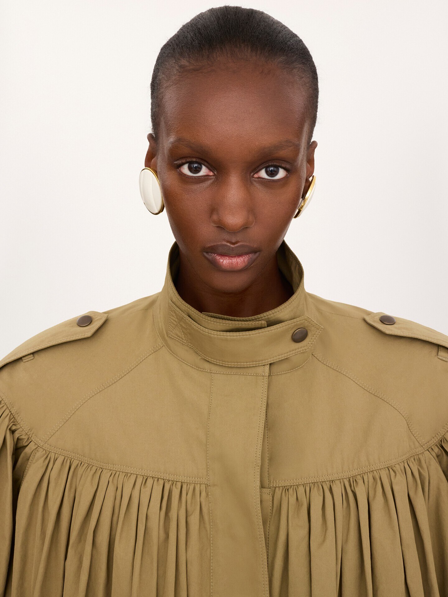 Short high-neck trench coat in cotton poplin - 7