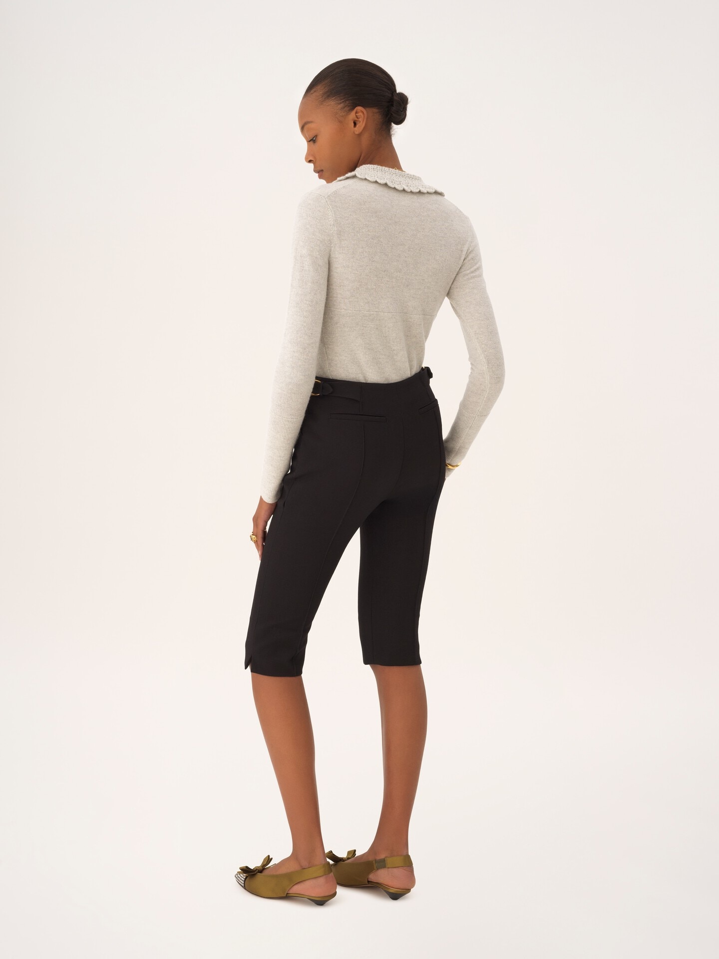 Tailored capri trousers in wool crêpe - 5
