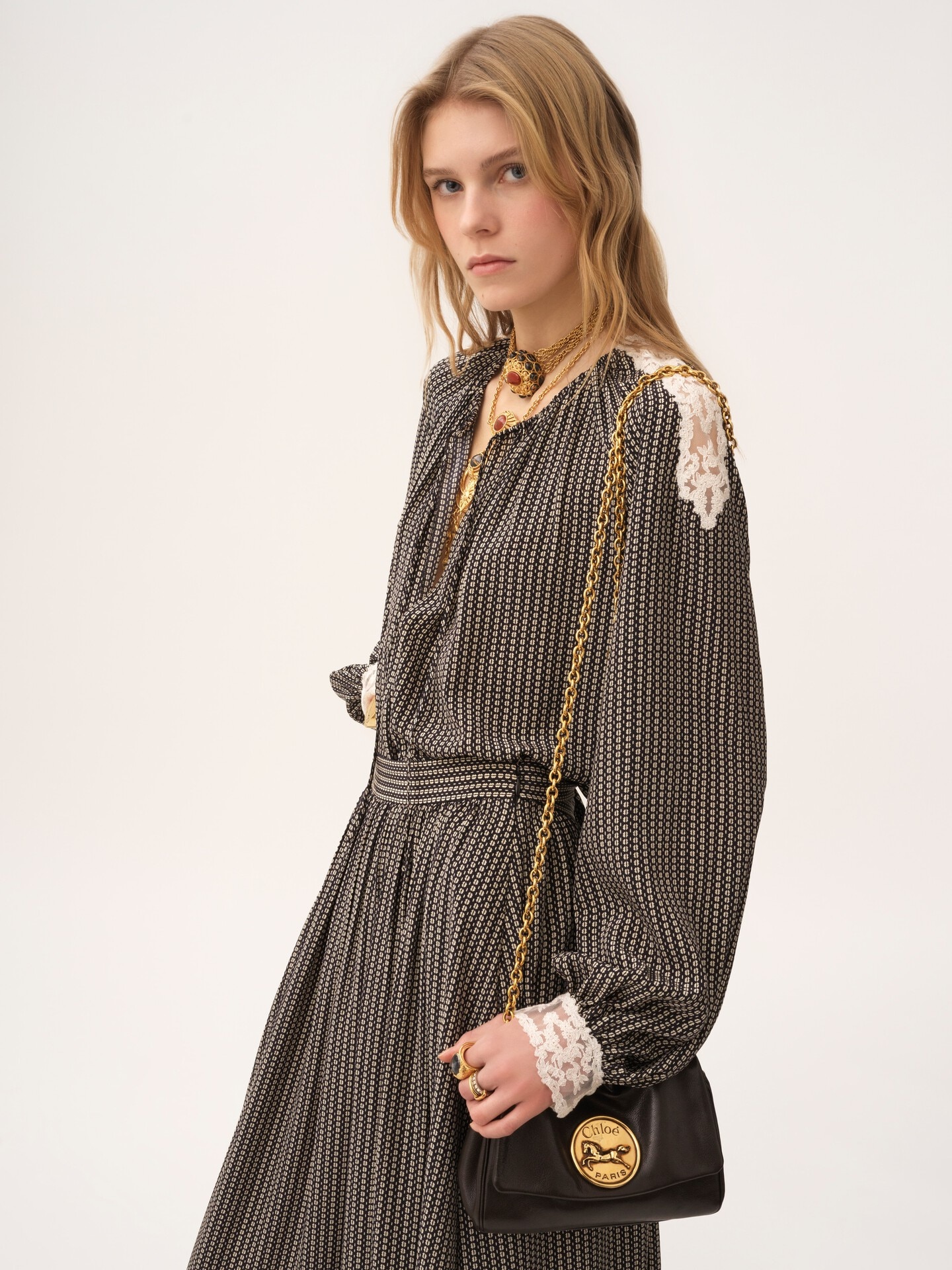 Open-neck top in crêpe de chine & lace - 4