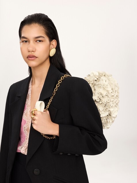Bolso de hombro Chlo&eacute; Pliss&eacute; con cadena de cuero con flores