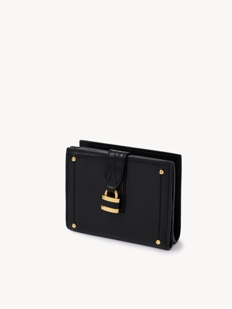 Cartera cuadrada Paddington de cuero granulado