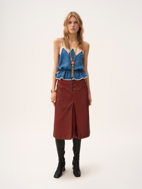 Knee-length skirt in leather