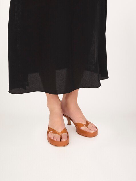 Sandalias con tac&oacute;n Junie