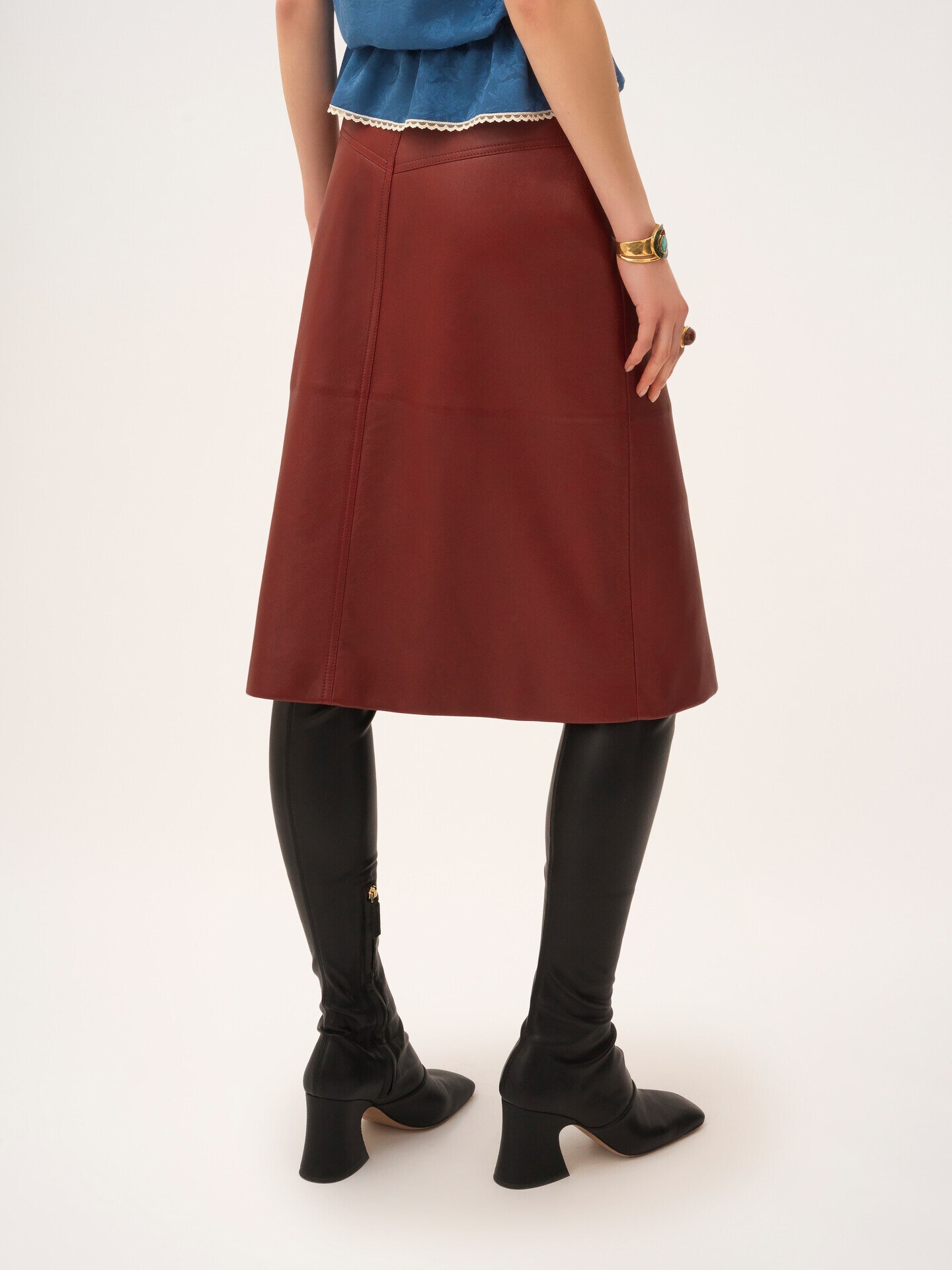 Knee-length skirt in leather - 5