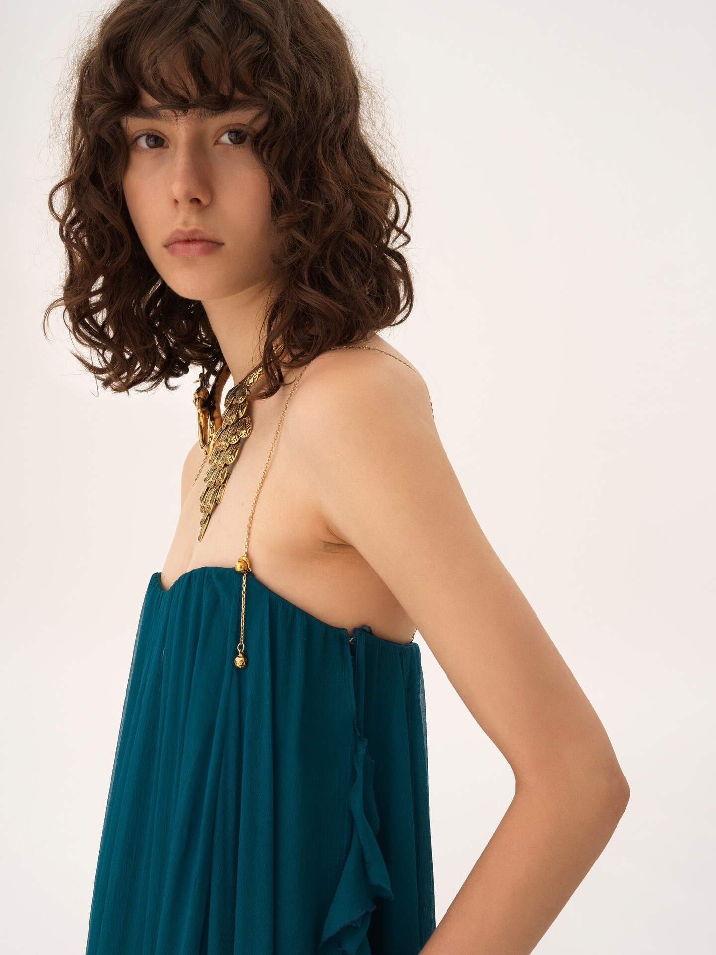 Sleeveless long dress in silk mousseline - 4