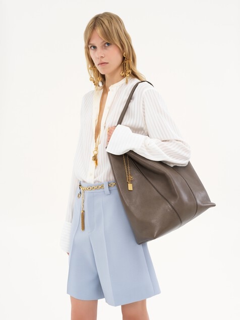 Bolso tote grande Chlo&eacute; Spin de cuero granulado