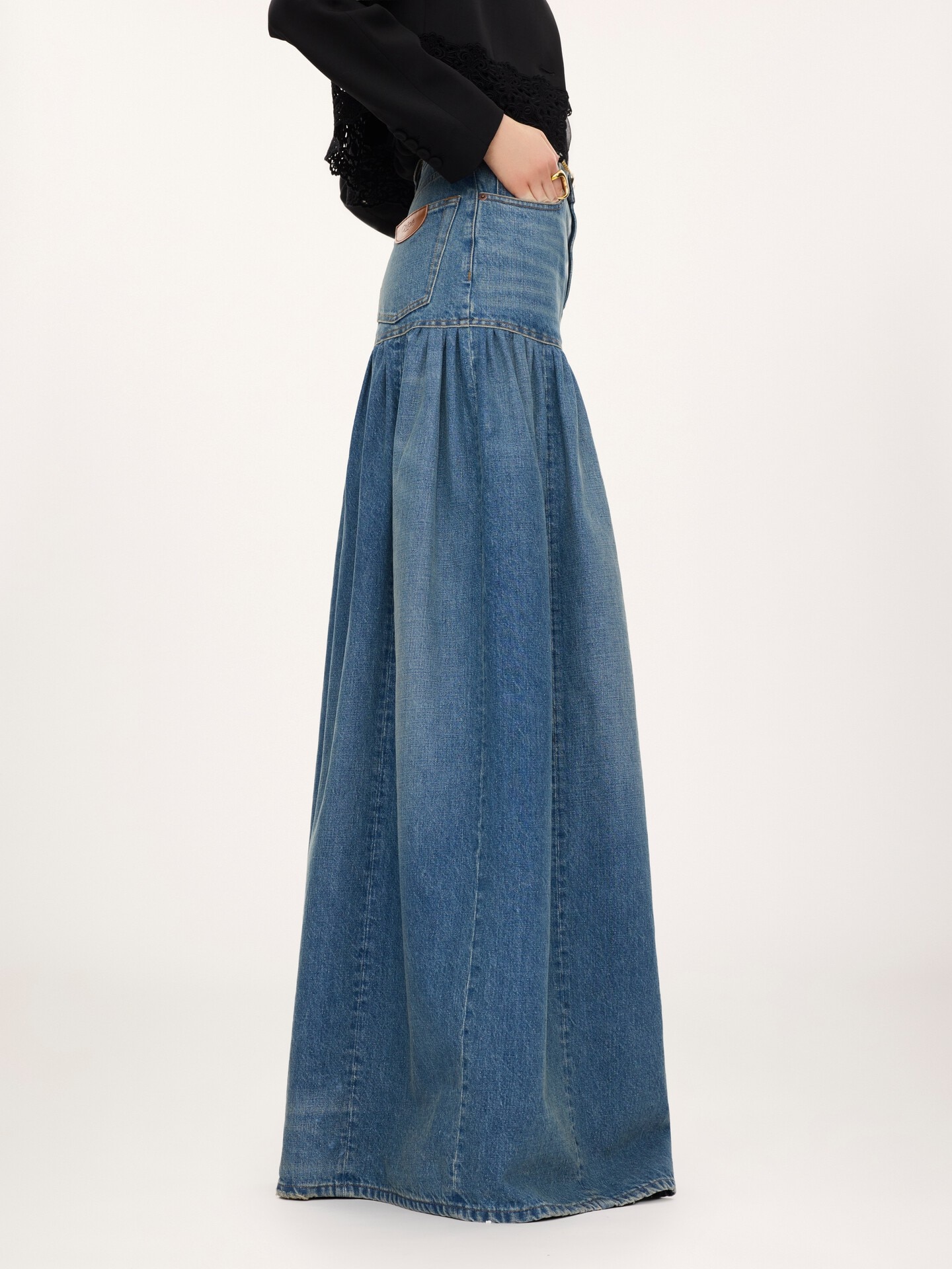 High-rise balloon jeans in denim - 6