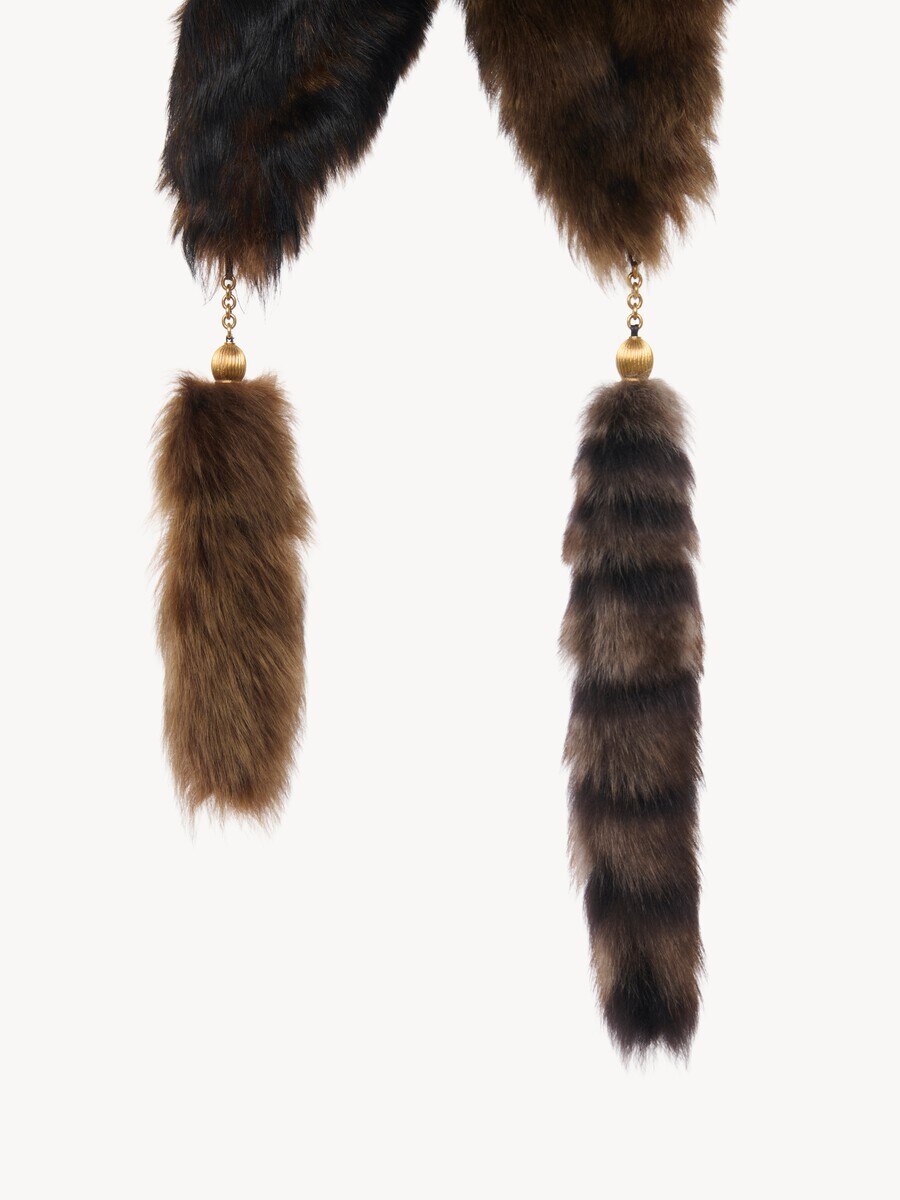 The Treasure Tails scarf in shearling - 3