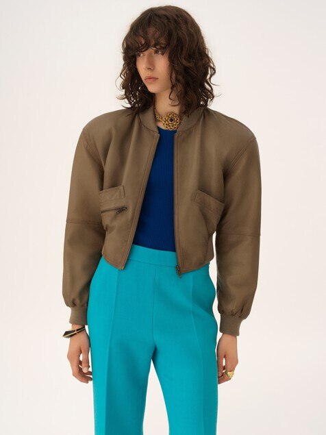 Chaqueta cropped de cuero