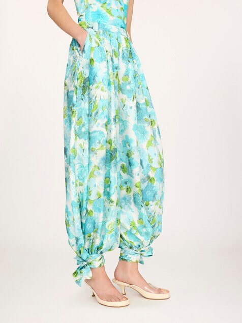 Pleated flowy trousers in silk jacquard