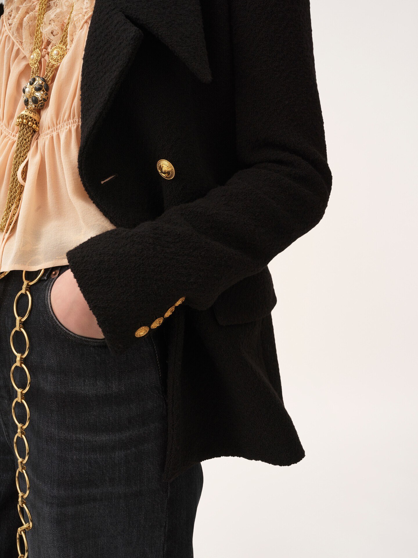 Double-breasted tailored jacket in wool bouclette - 9