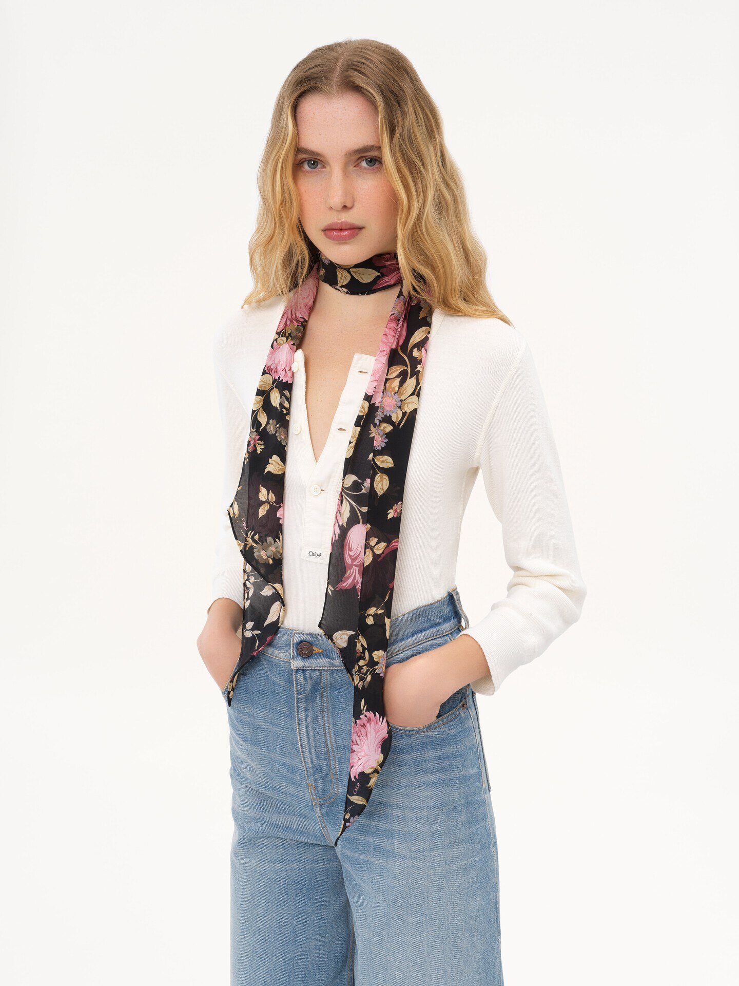The Chloé Peonies bandeau scarf in silk charmeuse - 6