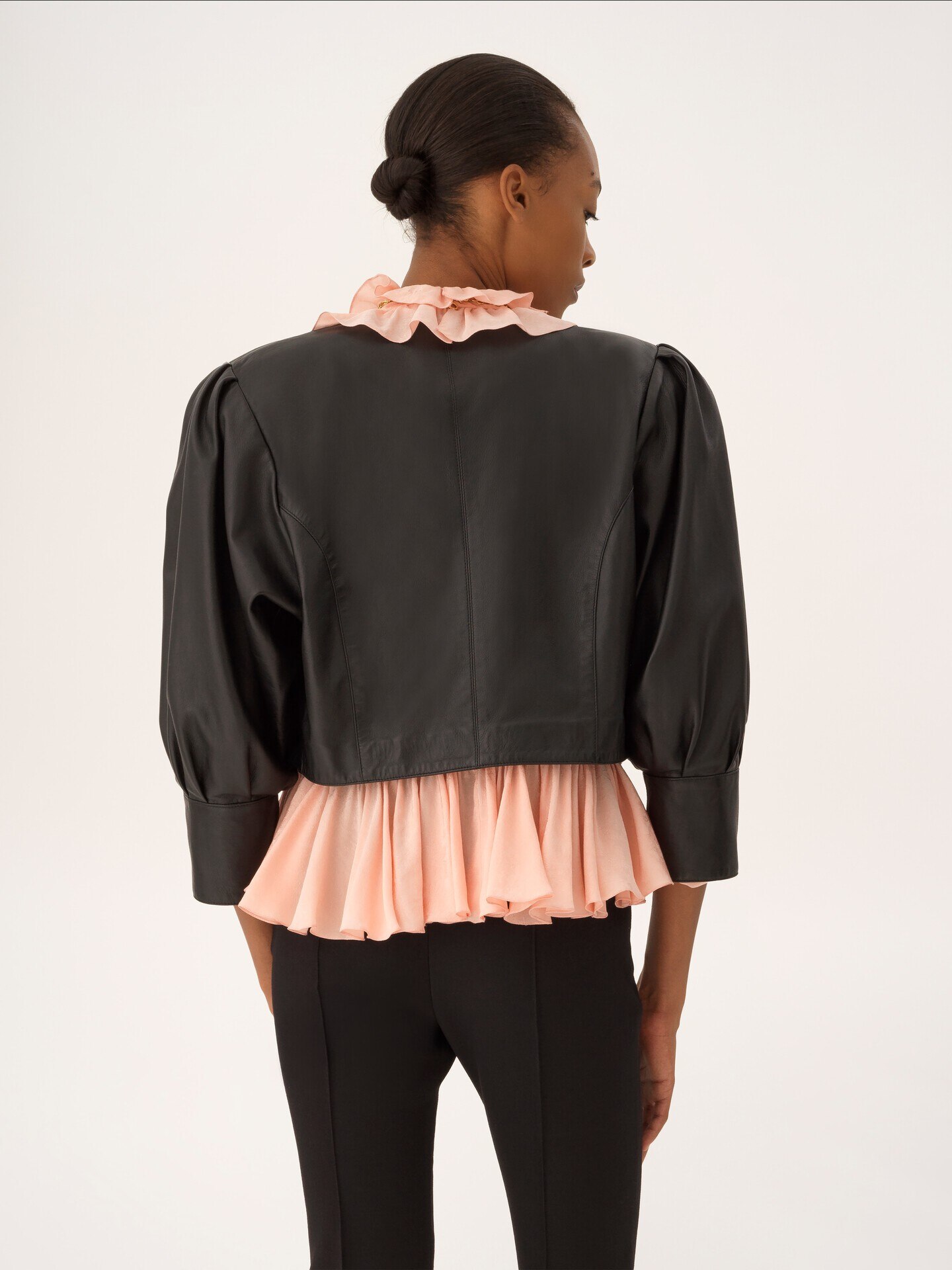 Cropped collarless jacket in leather - 8