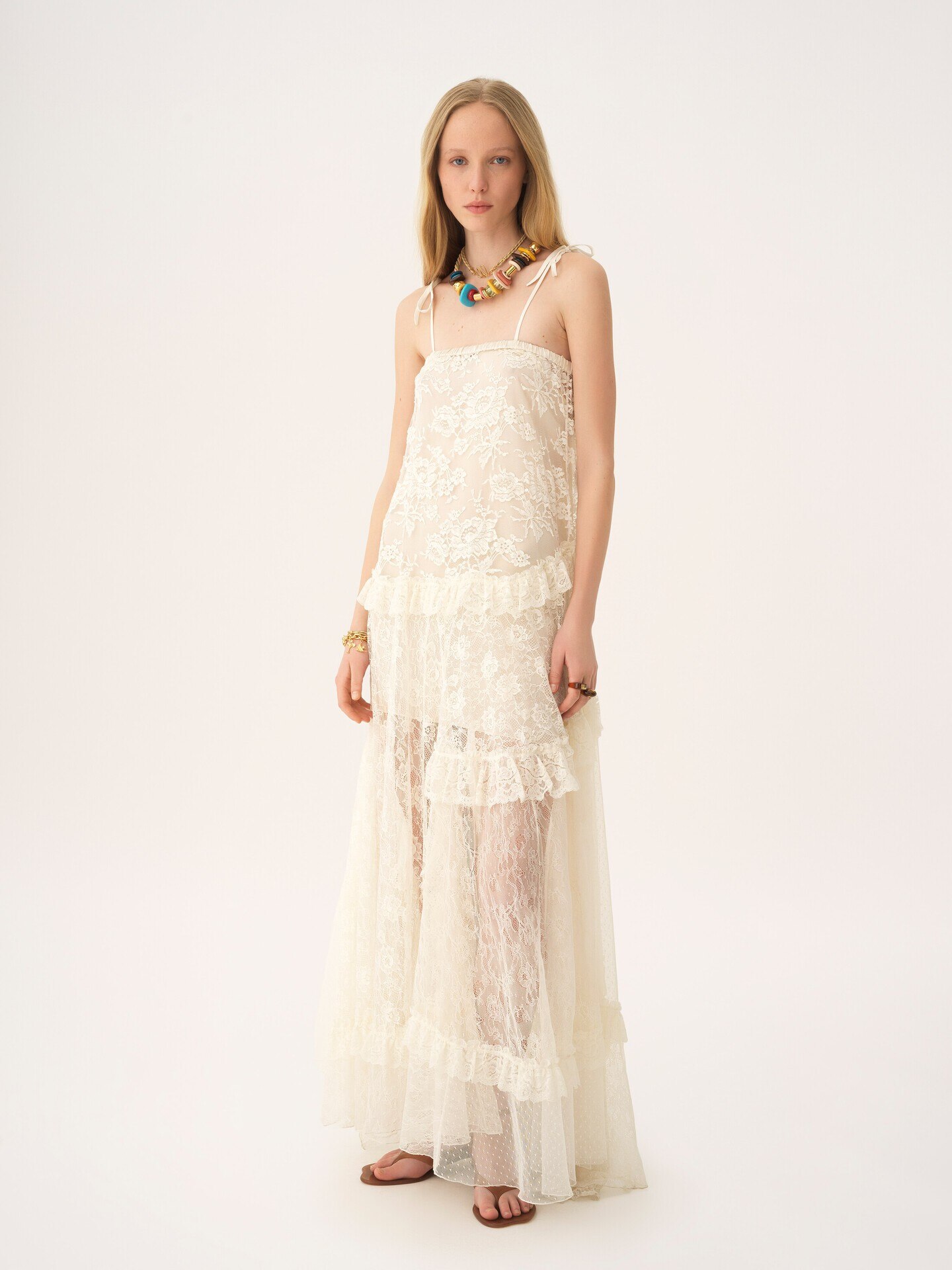 Thin-strap long dress in embroidered lace - 4