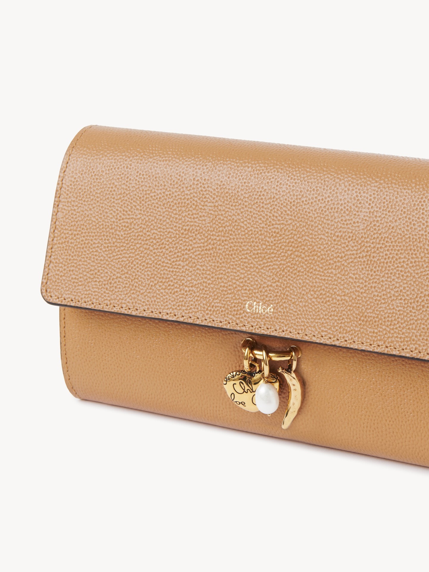 Chlo&eacute; Charms long wallet with flap in grained leather - 6