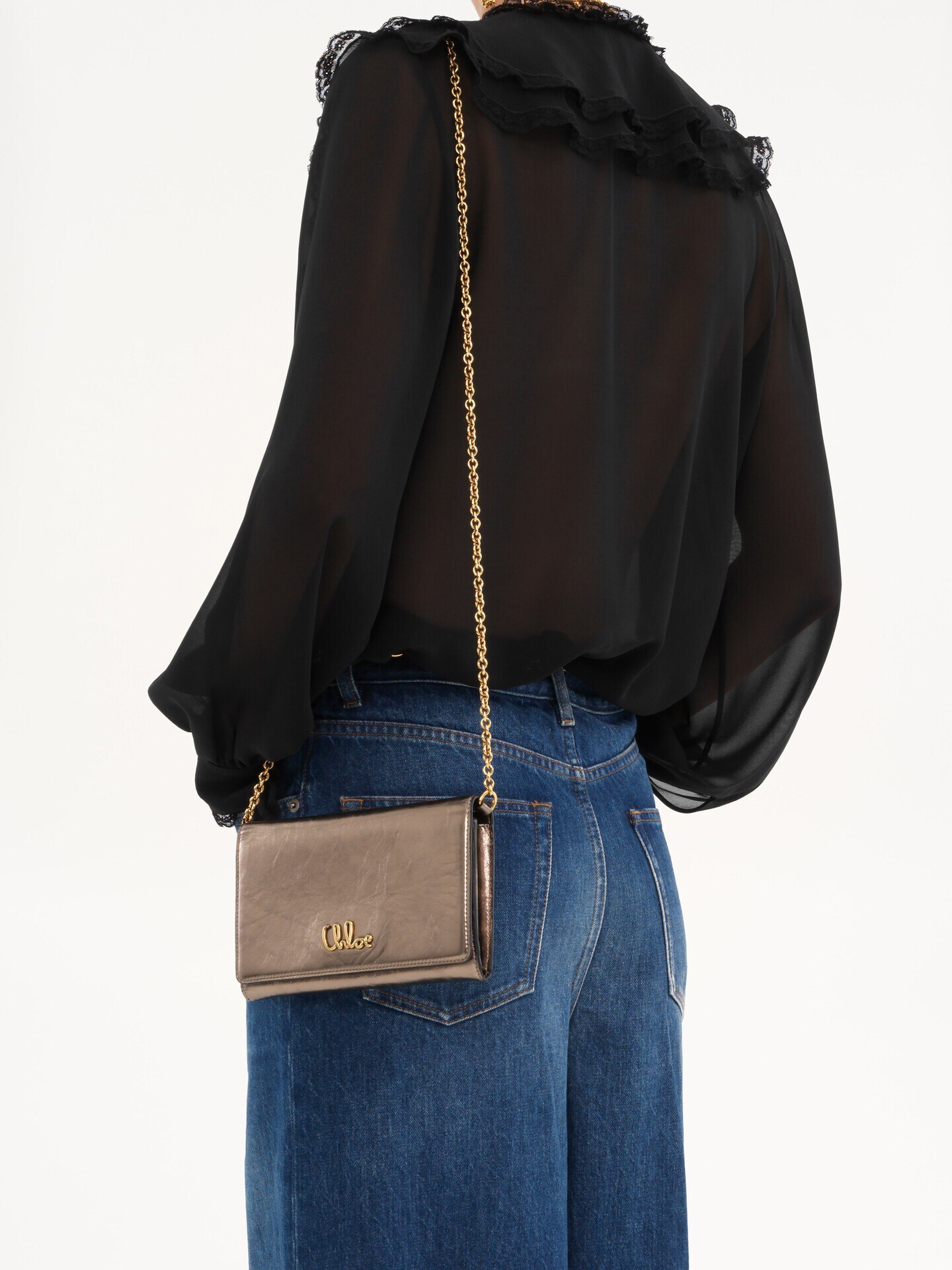 Chloé Iconic flap wallet on chain in metallised leather - 3