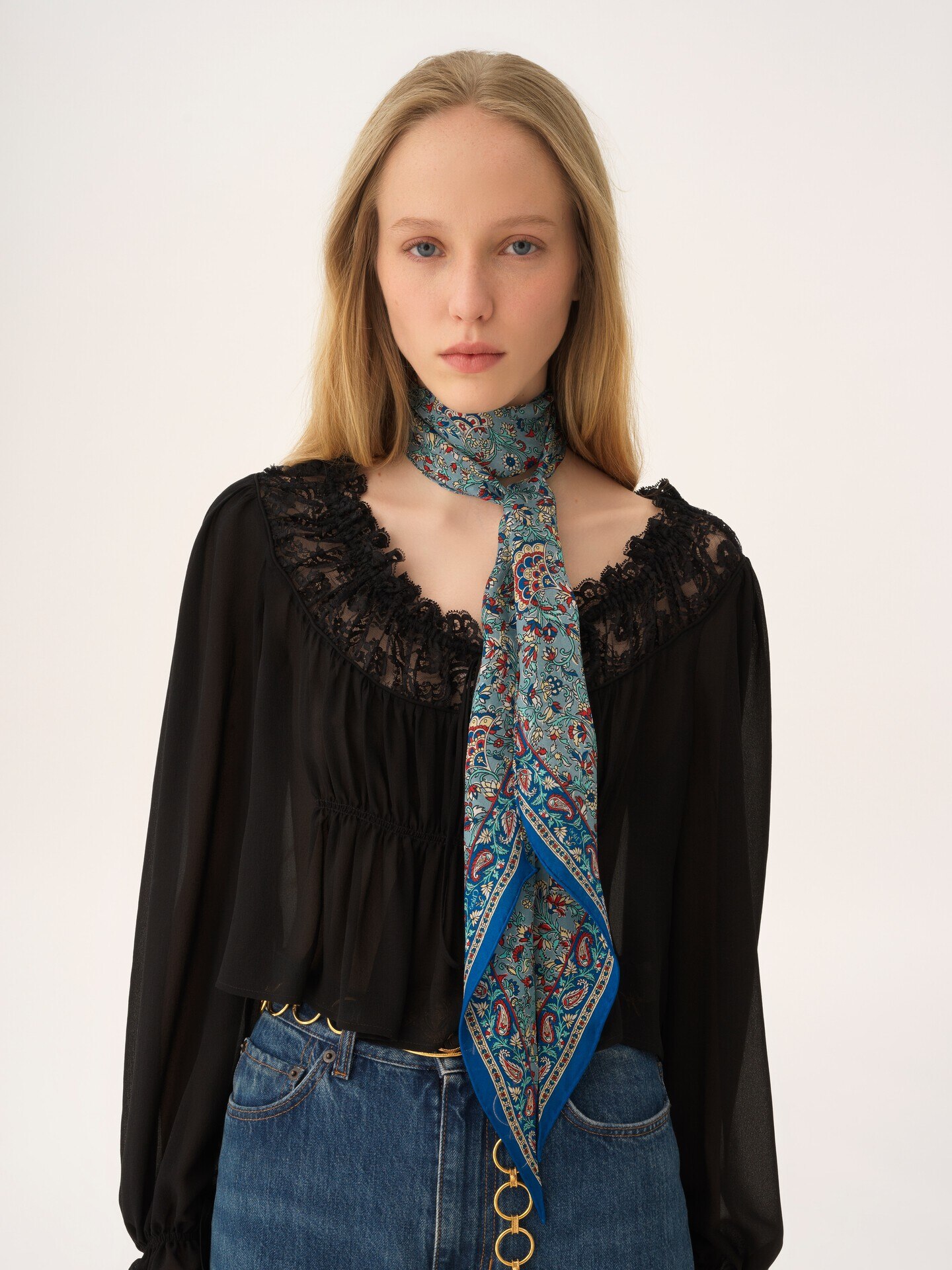 The Chloé Paisley bandeau scarf in silk charmeuse - 3
