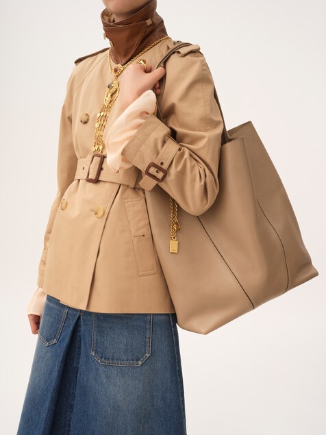 Bolso tote grande Chlo&eacute; Spin de cuero granulado