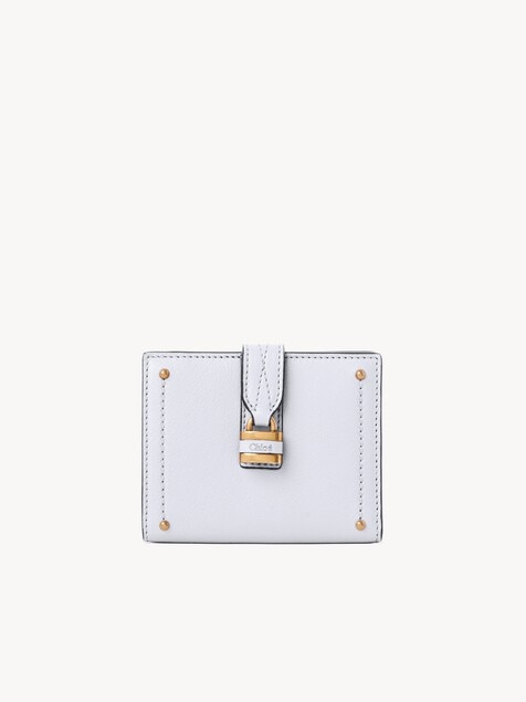 Cartera cuadrada Paddington de cuero granulado