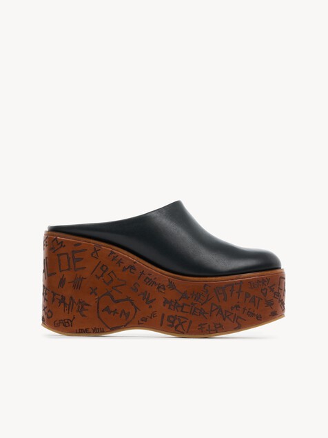 Maxime wedge mule
