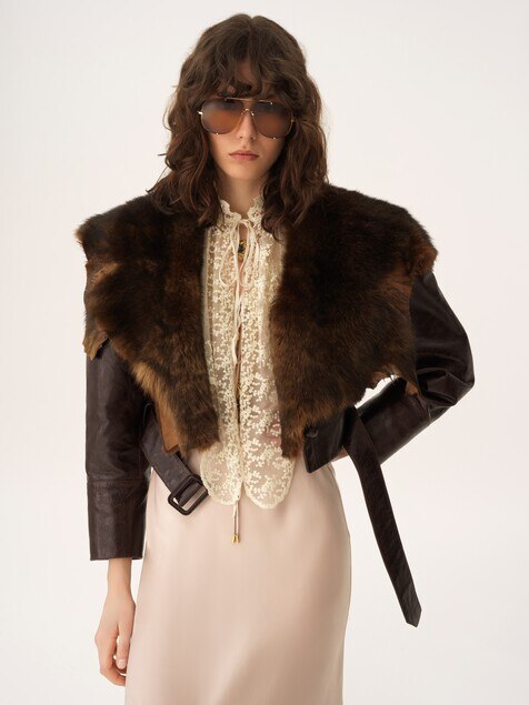 Cropped fitted jacket in leather