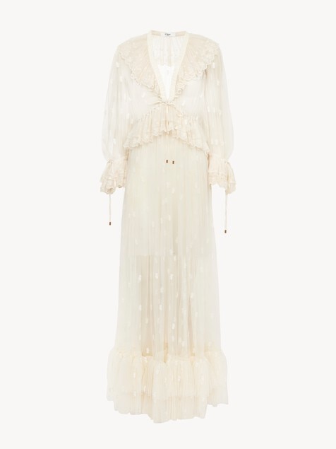Vestido largo fruncido de encaje bordado con escote en V